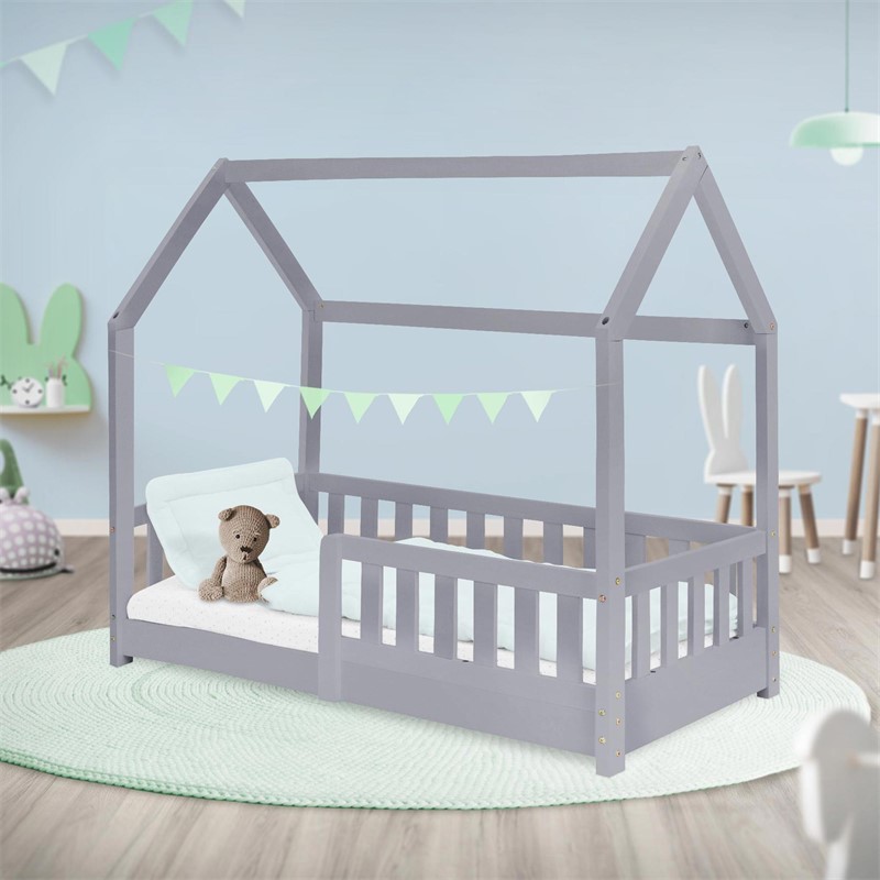 Kinderbett Hausbett 70x140 cm Hellgrau aus Kiefernholz mit Rausfallschutz Dach und Lattenrost Holzbett ML-Design Kinderbett Hausbett 70x140 cm Hellgrau aus Kiefernholz mit Rausfallschutz Dach und Lattenrost Holzbett ML-Design
