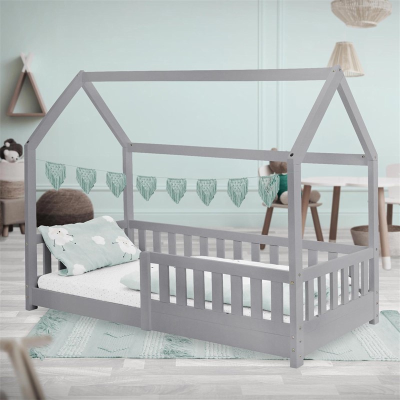 Kinderbett Hausbett 80x160 cm Hellgrau aus Kiefernholz mit Rausfallschutz Dach und Lattenrost Holzbett ML-Design Kinderbett Hausbett 80x160 cm Hellgrau aus Kiefernholz mit Rausfallschutz Dach und Lattenrost Holzbett ML-Design